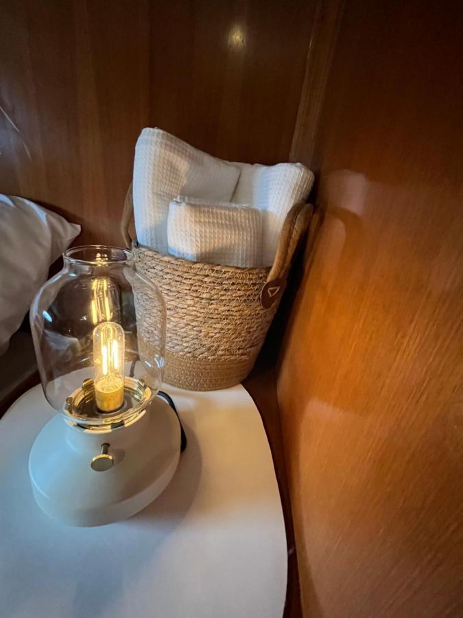 Navi Yacht A Sete, 2 A 8 Couchages, Privatif Hotel Luaran gambar