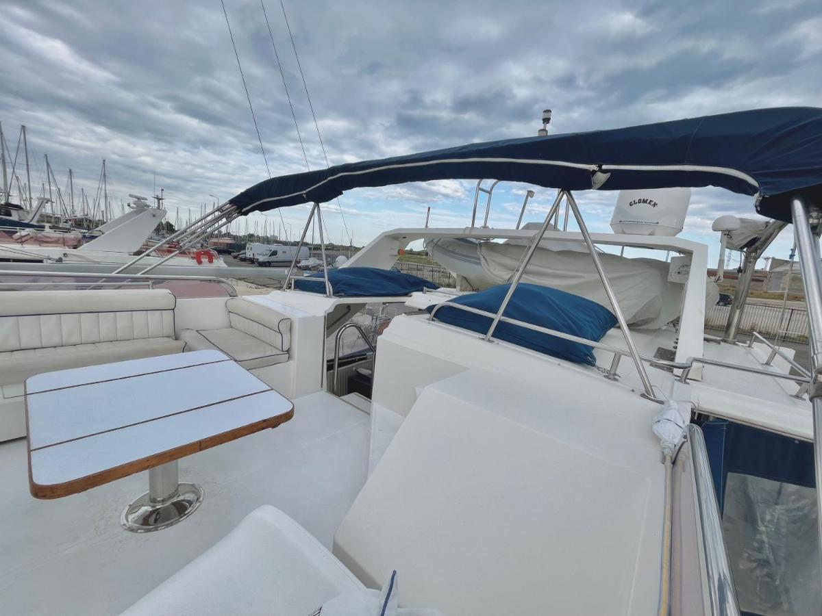 Navi Yacht A Sete, 2 A 8 Couchages, Privatif Hotel Luaran gambar